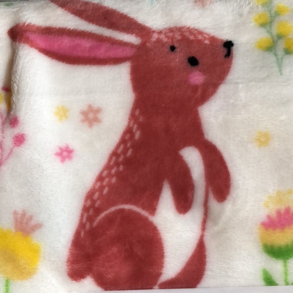 WAY TO CELEBRATE Bright Bunnies Plush Throw - Picture 3 of 9